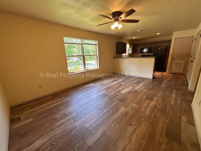 Photo - 322 S 12th St