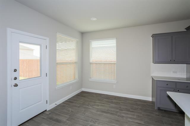 Photo - 808 Wilmott Ter