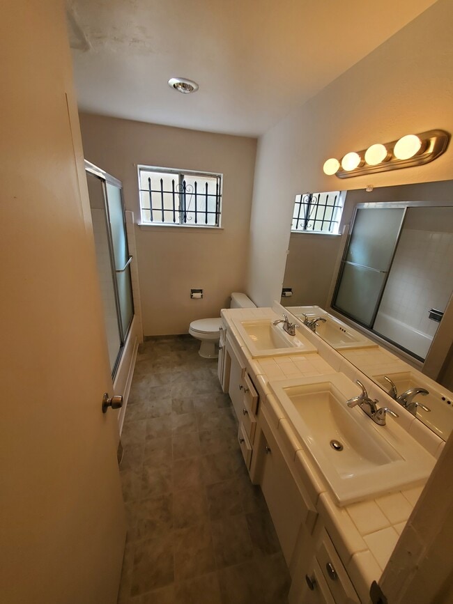 Photo - The Cove Apartments