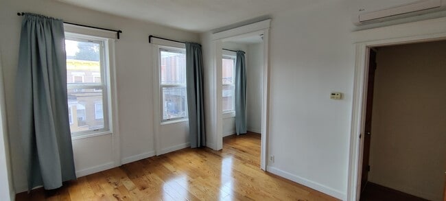 Building Photo - 126 57th St Rental