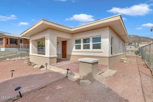 Photo - 2723 Grant Ave