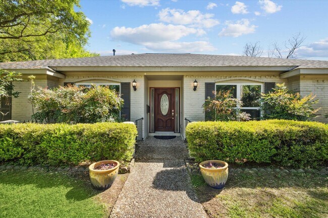 Photo - 10211 Olympia Dr House