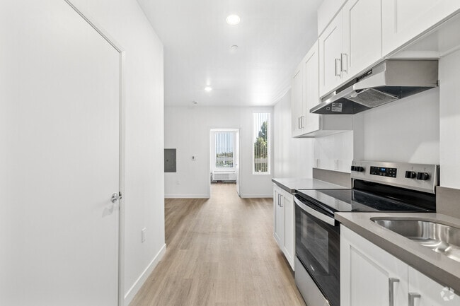 1BR, 1BA - 392SF - Kitchen