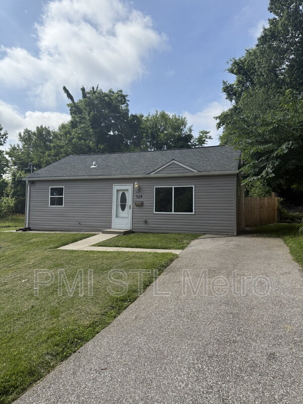 Building Photo - 528 Royal Ave Rental