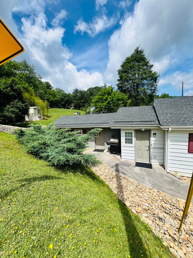 Photo - 305 Starnes Cove Rd