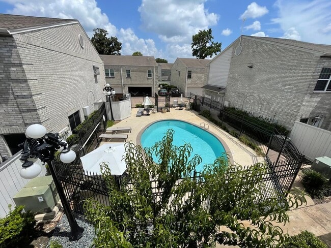 Building Photo - 3800 Tanglewilde St Unit 602 Rental