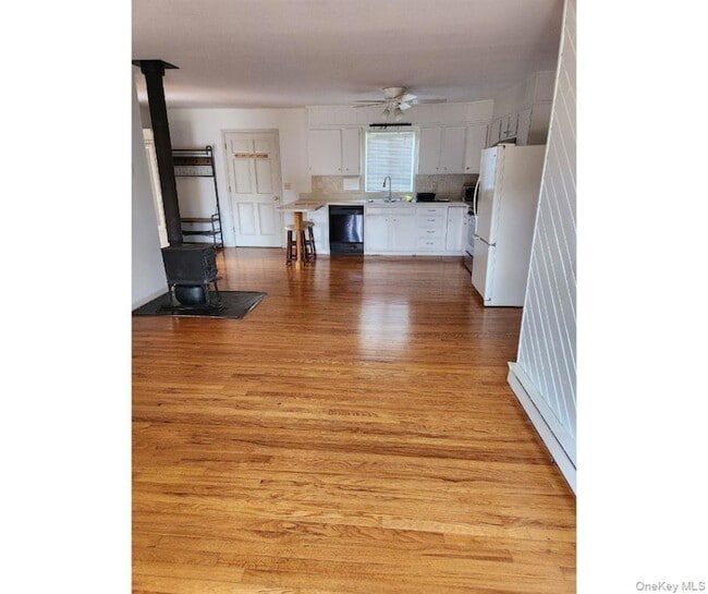 Photo - 160 Couch Rd