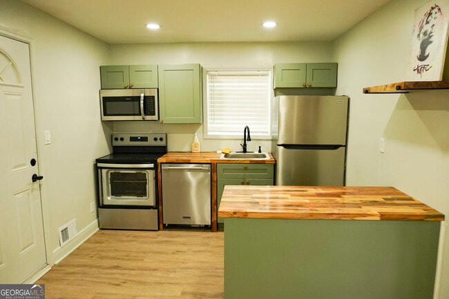 Photo - 1875 Dunlap Ave