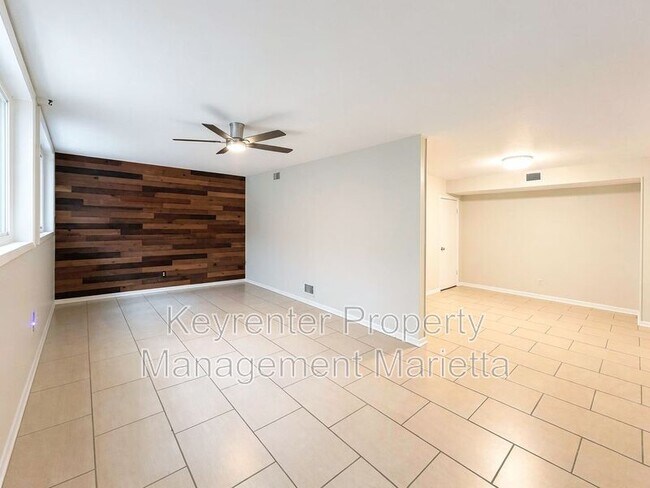 Photo - 3720 Lake Dr SE