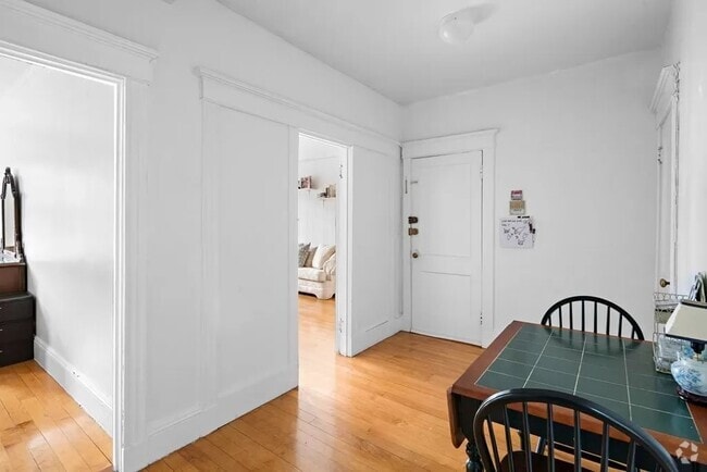 Building Photo - 47 Park Vale Ave Rental