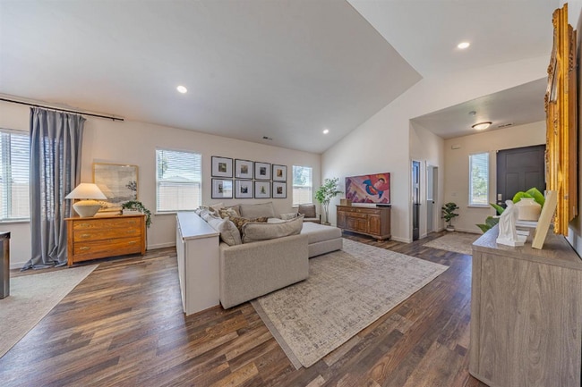 Photo - 450 Fox Meadows Ct