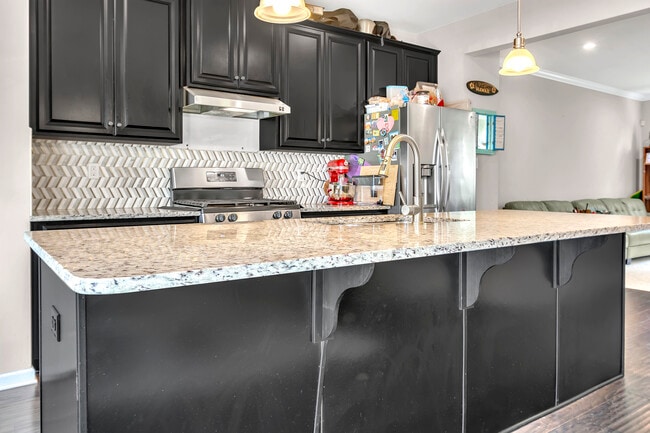 Photo - 605 Bayside Ct