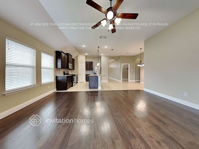 Photo - 905 McLynn Ct