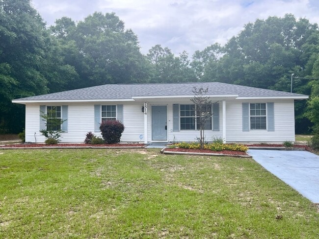 Charming Home on Spacious Lot Near Whiting - Charming Home on Spacious Lot Near Whiting