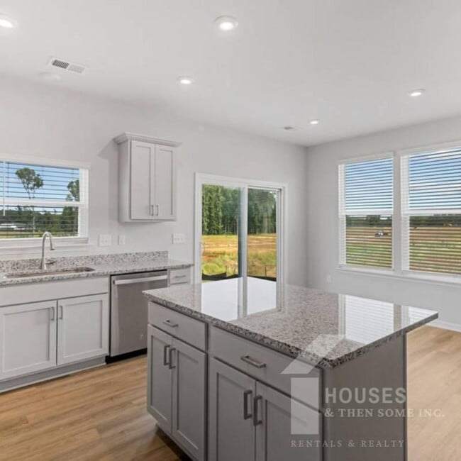 Photo - 100 Randwick Ln