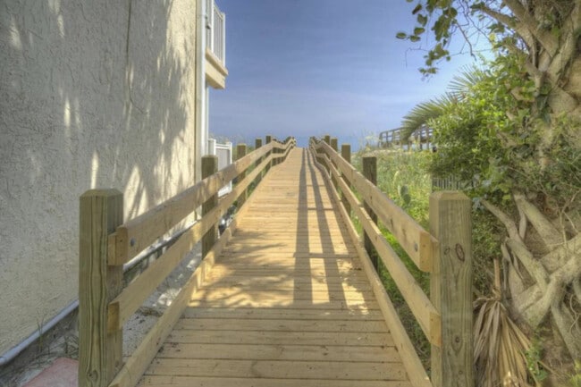 Photo - 122 Camrose Wy Unidad ID1268886P