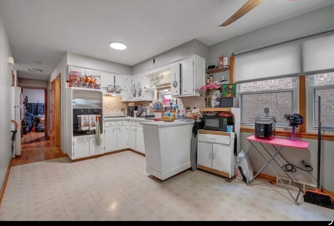 Photo - 5243 S Kilbourn Ave Unit 1