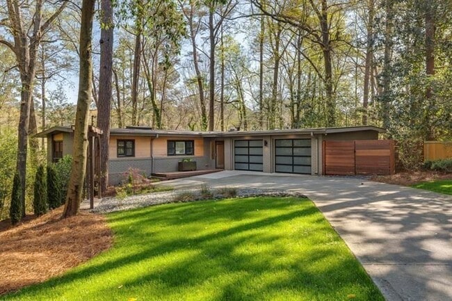 Photo - 1921 Walthall Dr NW
