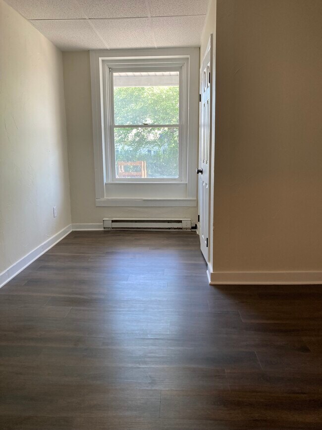 Photo - 109 E Main St