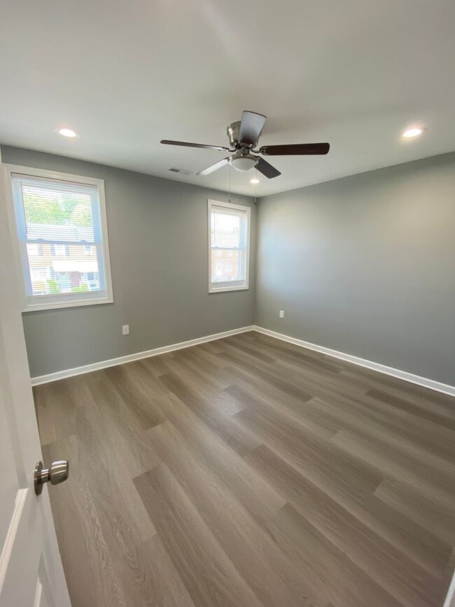 Photo - ** 3 BEDROOM TOWNHOME AVAILABLE**