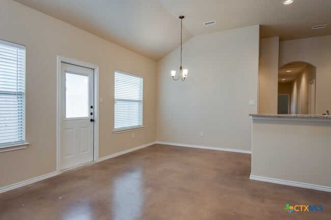 Photo - 137 Joanne Cv Townhome