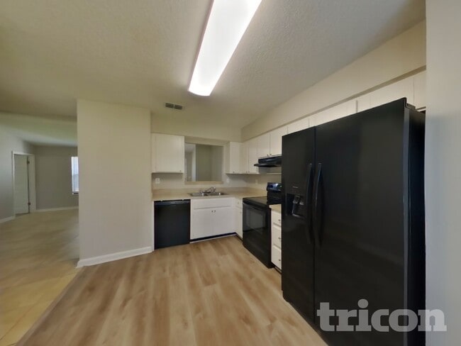 Photo - 1553 Kingfisher Blvd