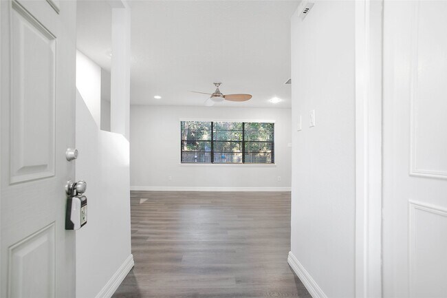 Photo - 56 E White Willow Cir