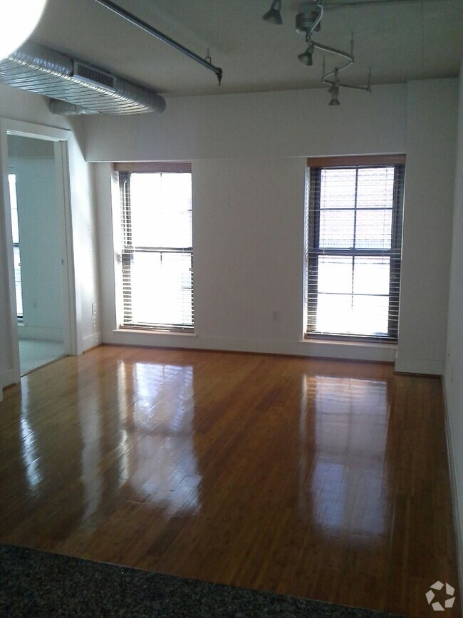 Building Photo - 2328 Champlain St NW Unit 203 Rental