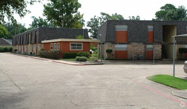 Photo - Calder Oaks Apartments