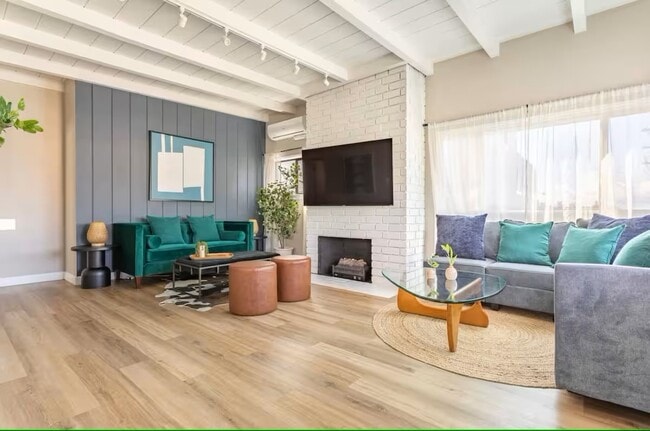 Photo - 326 Rosecrans Ave Unidad BEACH  VIEW