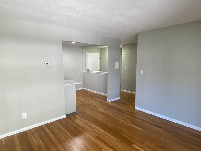 Photo - 15 Leicester St Unit D