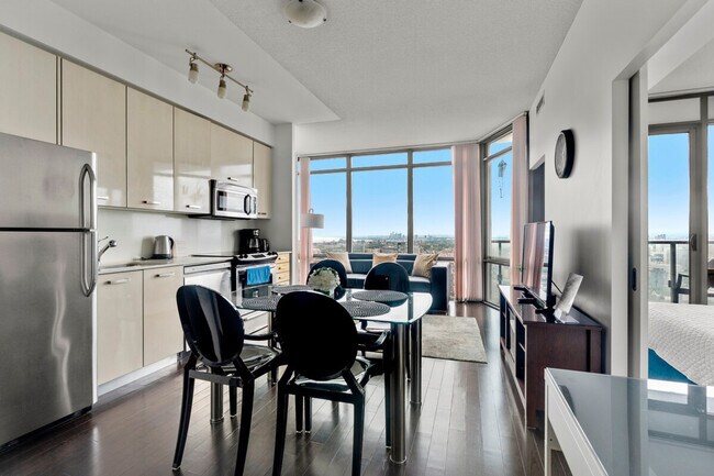 Photo - 85 Grenville St Unit ID1346024P