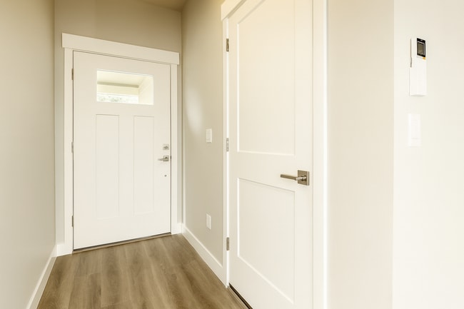 Photo - Adorable 2x2 with easy access to the river trails, and all utilities included! Unit #2