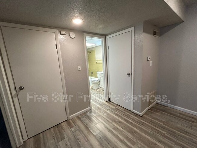 Photo - 205 W Allen St Unit 117