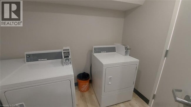 Photo - 181 King St E Unité 8