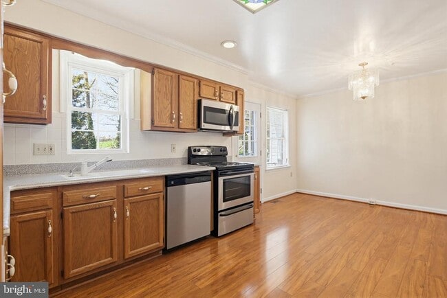 Photo - 206 N Towne Ct