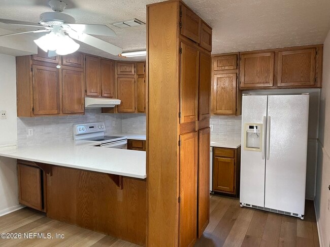 Photo - 2002 First St