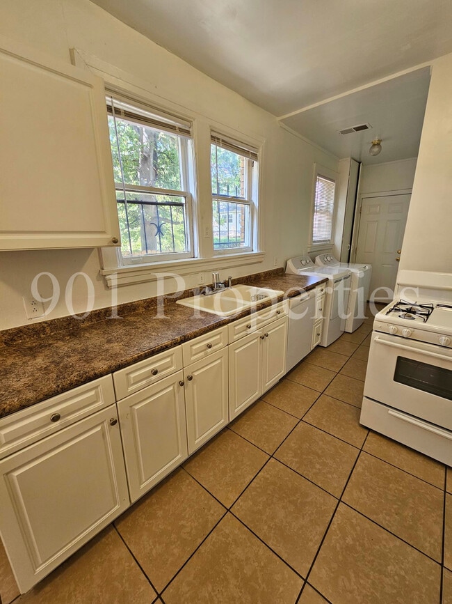 Photo - 2404 Broad Ave