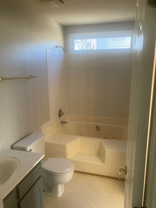 Photo - 716 Bluffridge Trail