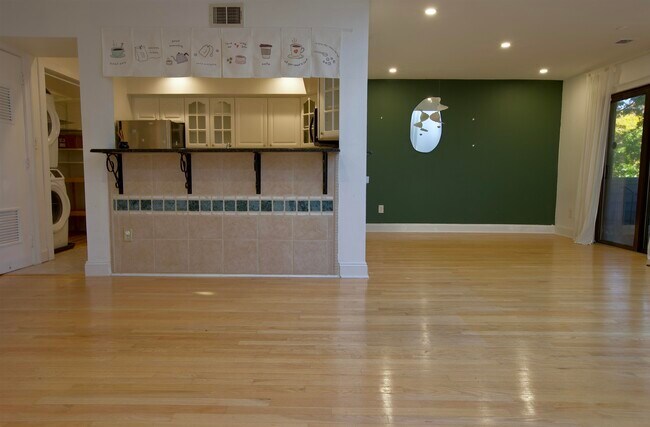 Photo - 702 Mainsail Ln