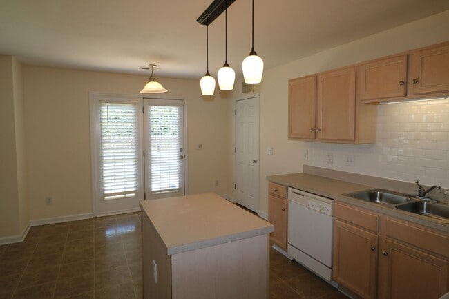 Photo - 136 Silver Creek Trail