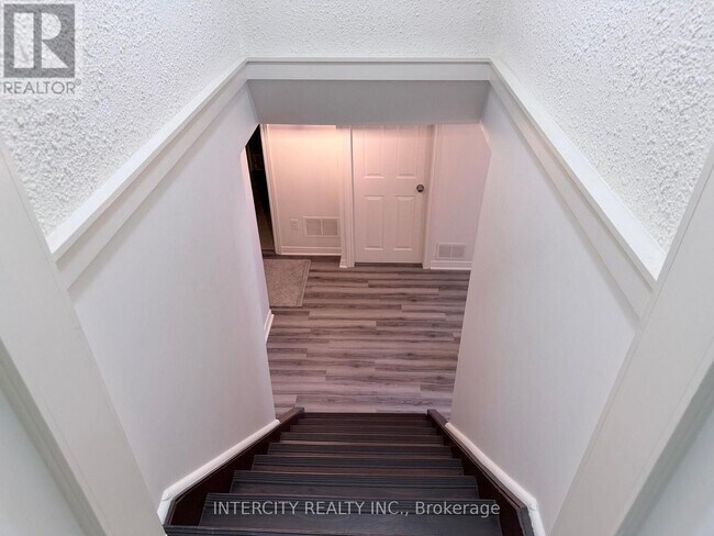 Photo - 36 Strathburn Blvd