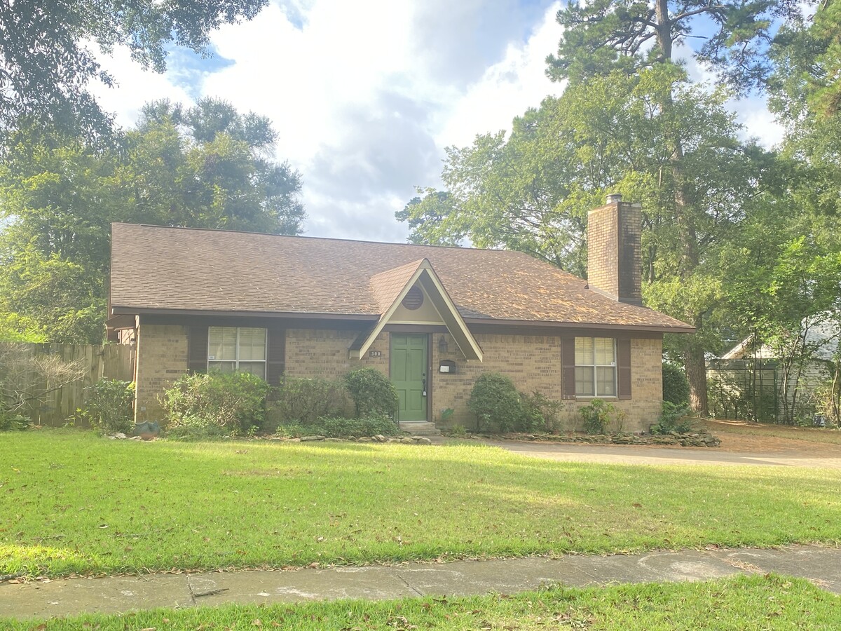 Photo - 300 E 20th St