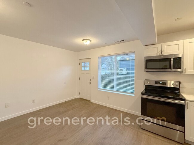 Photo - 1944 Olympia Ave NE