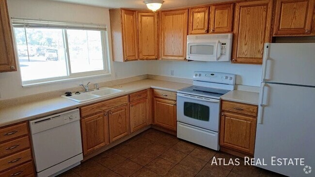 Building Photo - 950 Bishop Ct Unit A Rental