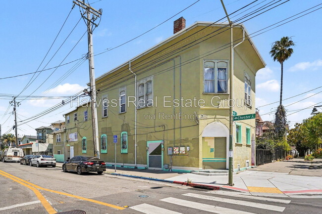 Building Photo - 812 Chester St