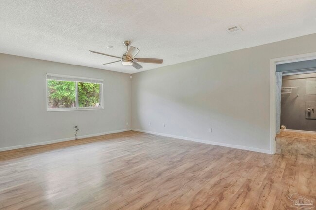 Photo - 2325 Merle Cir