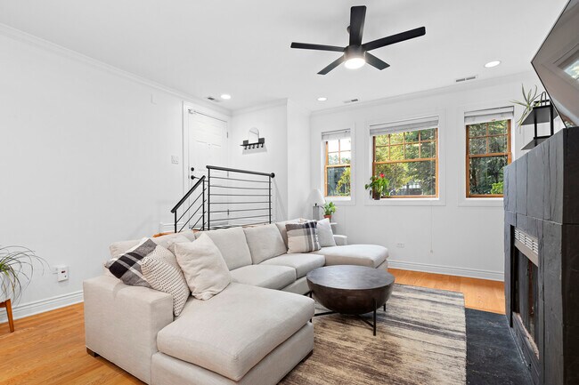 Photo - 1441 N Wicker Park Ave Unit 1N
