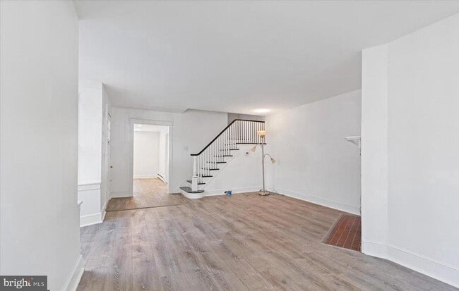 Photo - 514 E Lancaster Ave