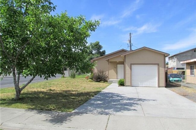 Photo - 2 Bed 2 Bath Home on Corner!